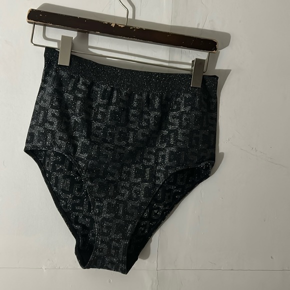 GCDS - Picture 1 of 4